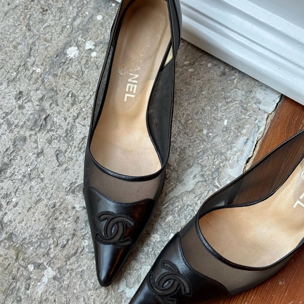 CHANEL Black mesh heels